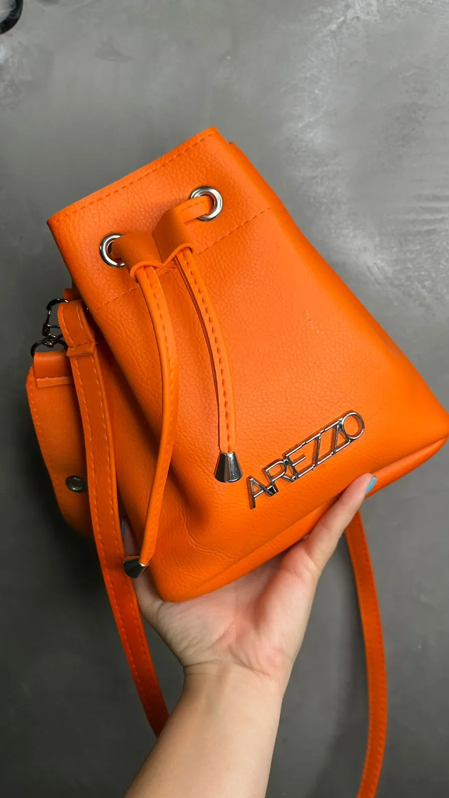 BOLSA REPLICA AREZZO SACO LARANJA COM ALÇA