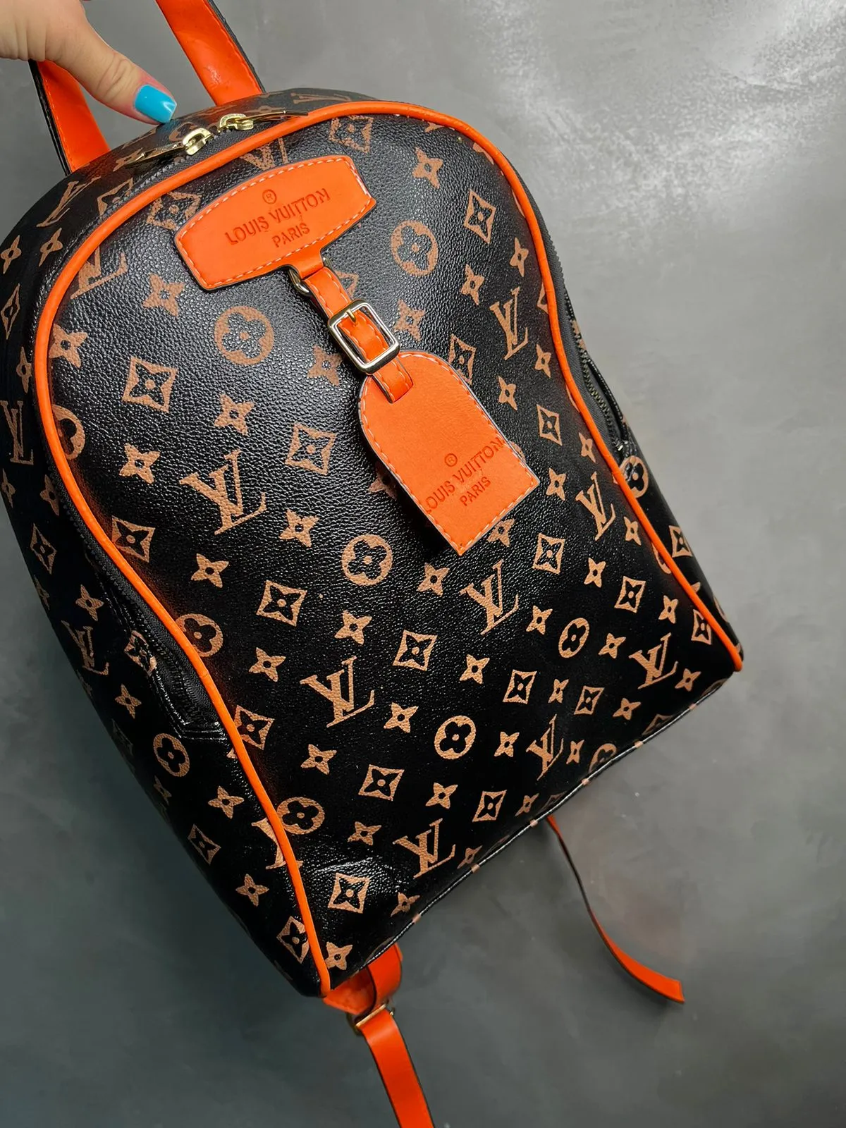 MOCHILA REPLICA LV MARROM COM LARANJA