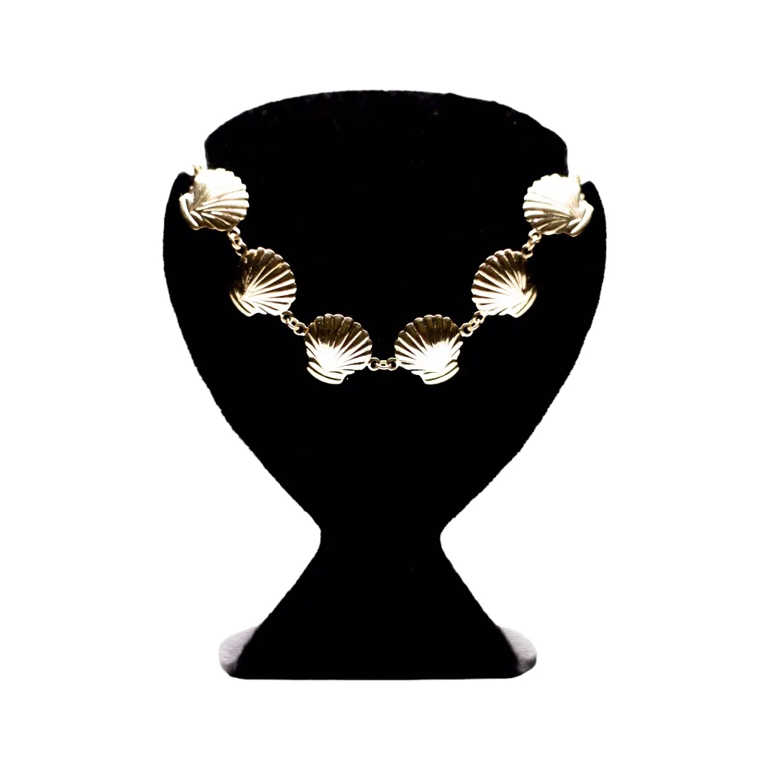 CHOKER CONCHA COM EXTENSOR - BANHADO A OURO 18K