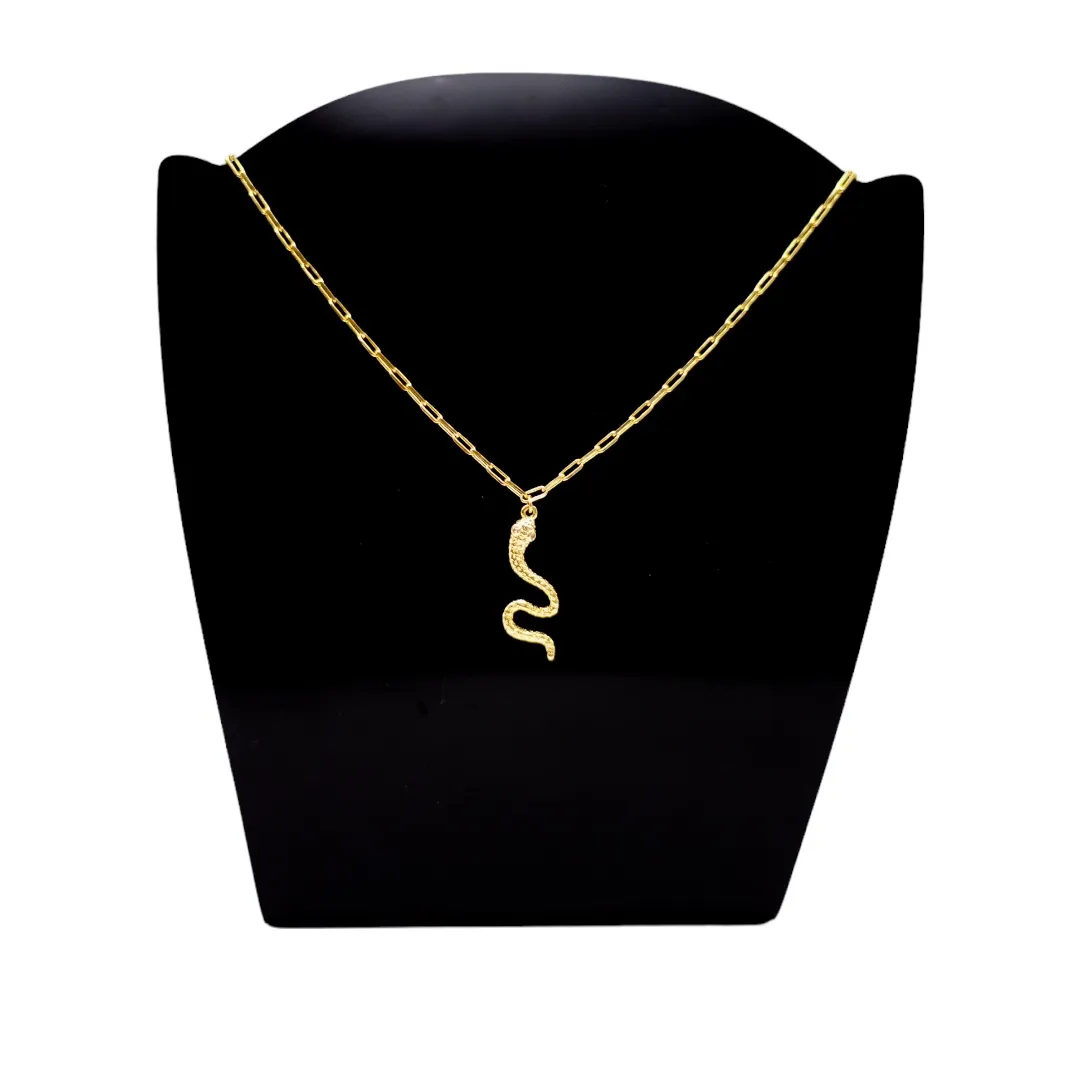 CORRENTE CARTHIE COM PINGENTE COBRA LISA COM EXTENSOR - BANHADO A OURO 18K