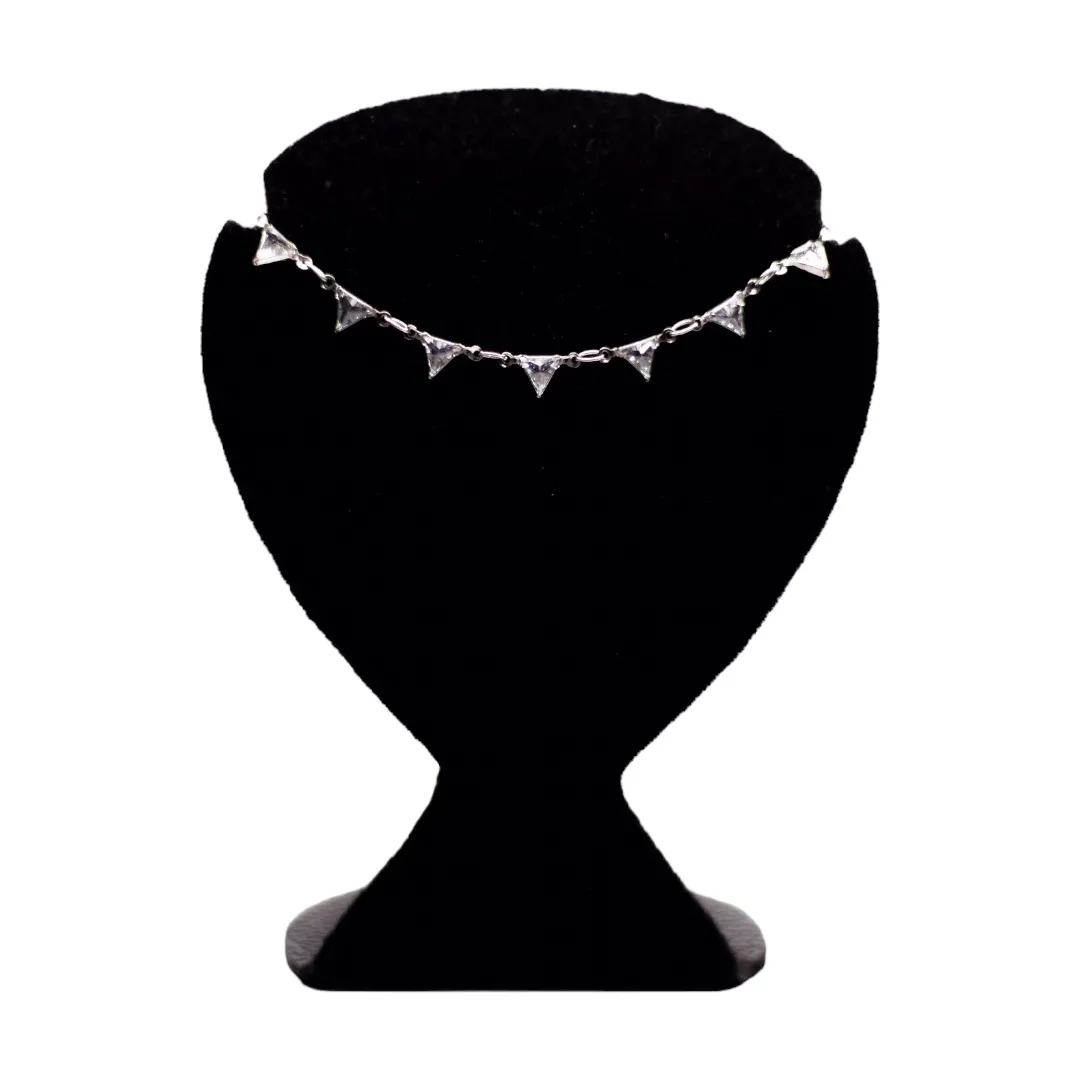 CHOKER ELO PORTUGUÊS FINO COM TRIÂNGULO DE ZIRCONIA CRISTAL COM EXTENSOR  - BANHADO A RÓDIO BRANCO