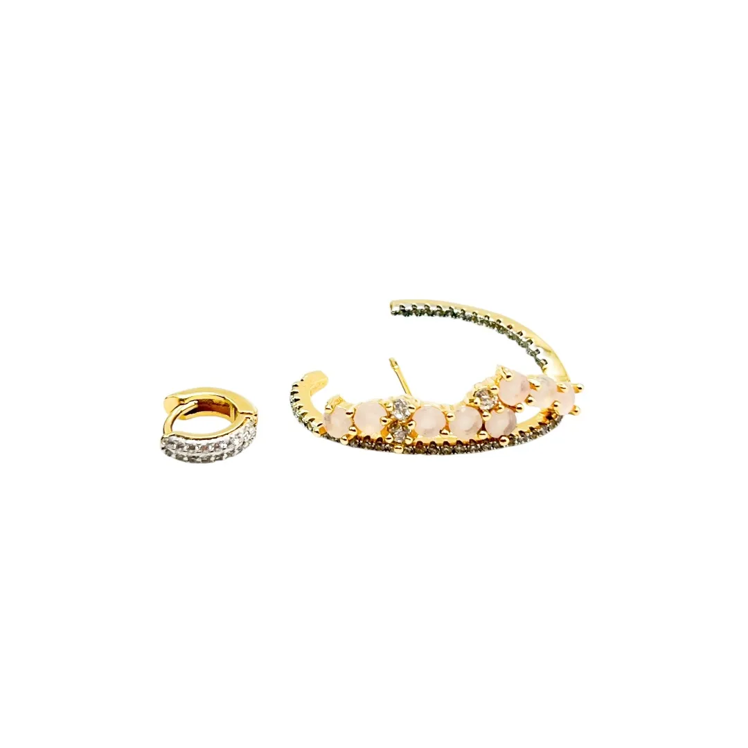 BRINCO CRAVEJADO ZIRCONIA CRISTAL COM ZIRCONIA ROSE LEITOSA DISTORCIDA, E ARGOLINHA CRISTAL - BANHADO A OURO 18K